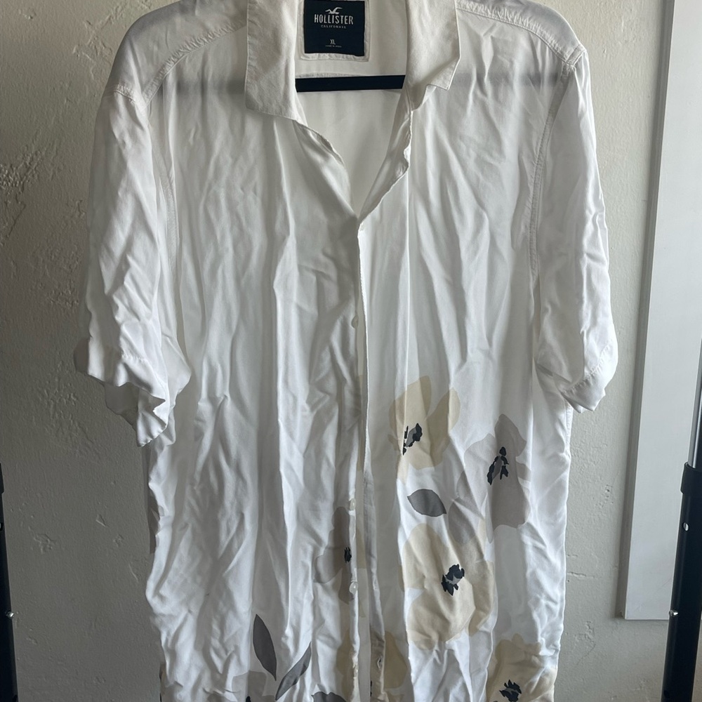 Hollister White Casual Button Down Shirt Relaxed Fit